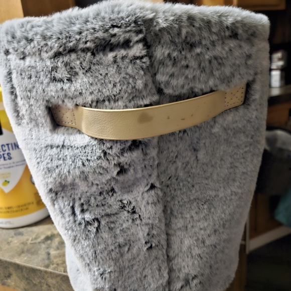 Ugg trash bin - Picture 2 of 3